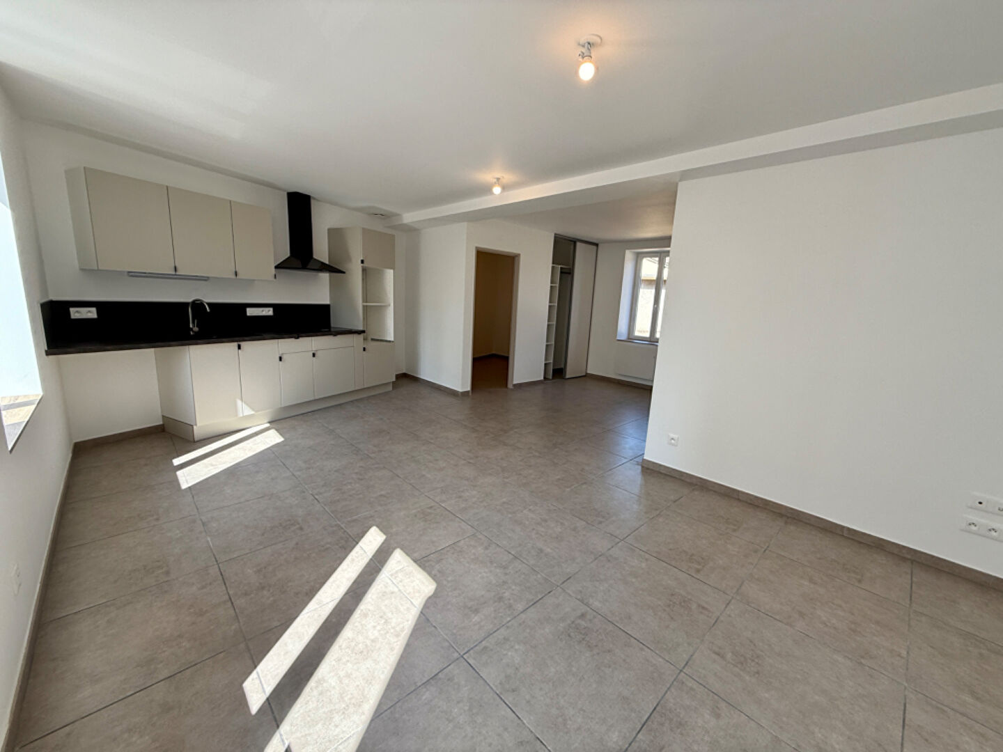 Appartement Thoissey 4 pièce(s) 83.6 m2 + 2 place de stationnement